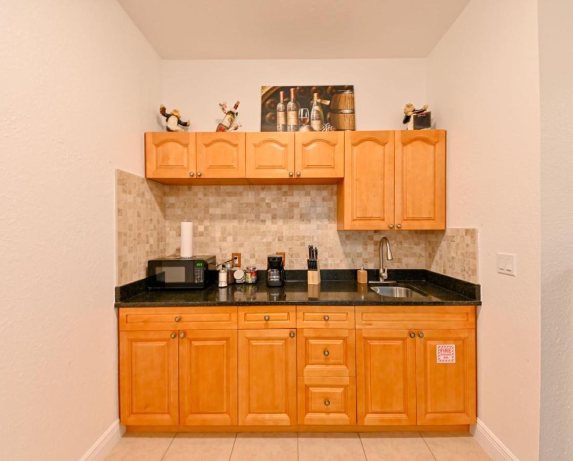 Paradise In Brandon With Luxurious 6 Person Spa Exterior photo